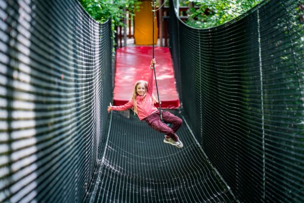 Cesta korunami stromů a Lanáček v Zoo Zlín